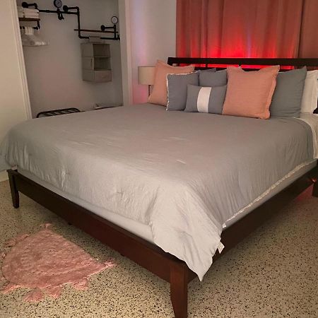 Stayover In Miami Home 2Br - 1Bth - Free Parking Екстер'єр фото