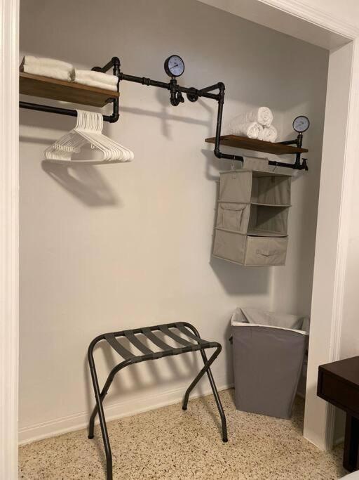 Stayover In Miami Home 2Br - 1Bth - Free Parking Екстер'єр фото